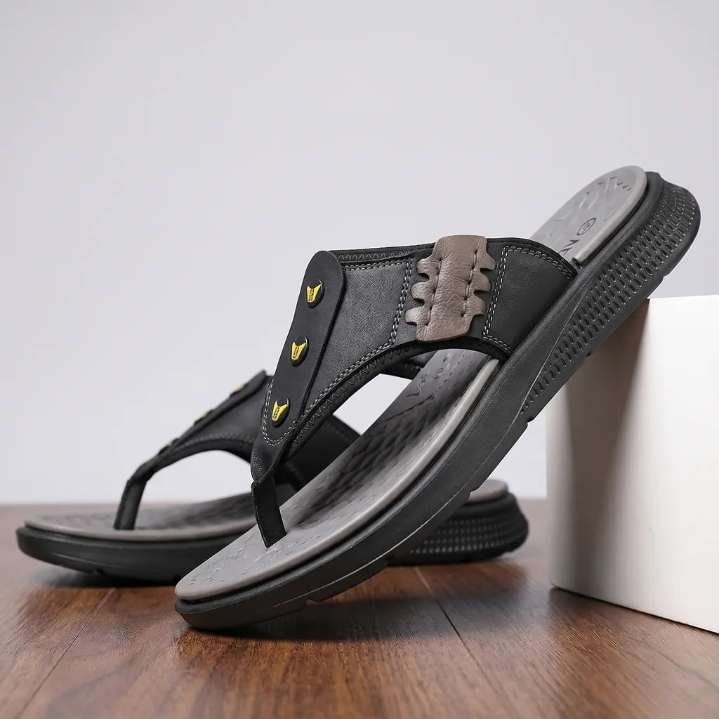 Connor Platform Flip Flops - Color:Black/3 studs;Size:38