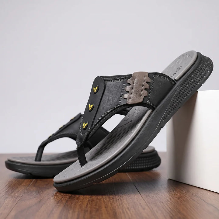 Connor Platform Flip Flops - Color:Black/3 studs;Size:38