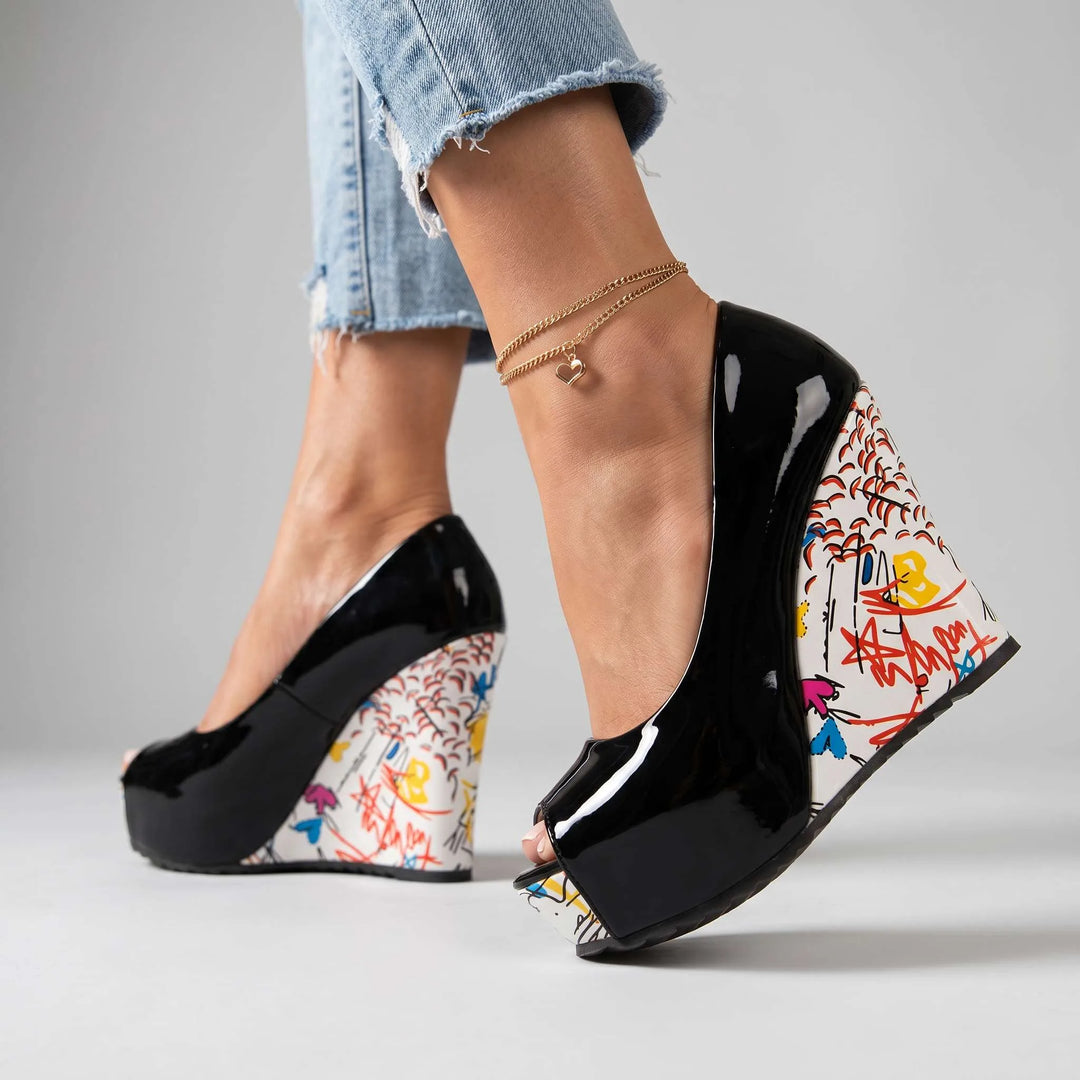 Graffiti platform heels (5).png