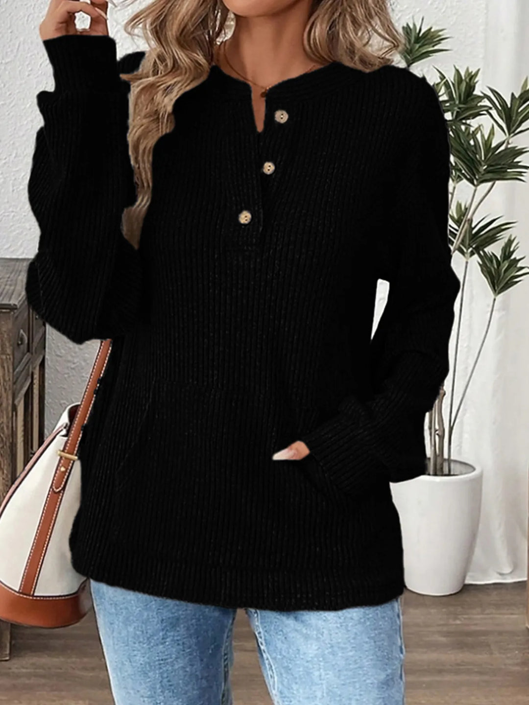 Fitch | Women's Relaxed Knit Sweater - Size:XS;Color:Black