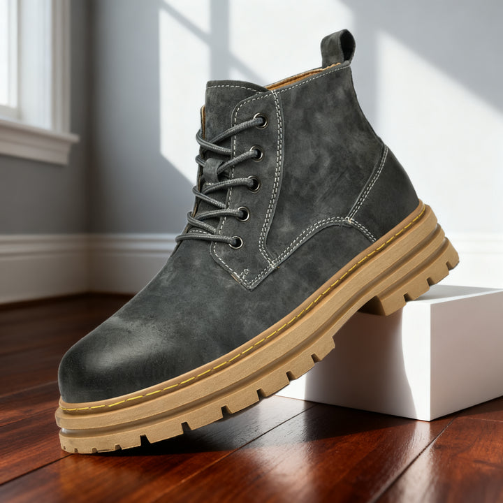 Bronco Leather Chukka Boots