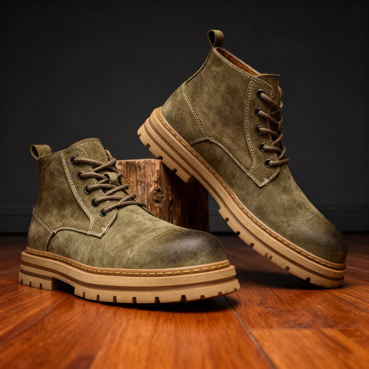 Bronco Leather Chukka Boots