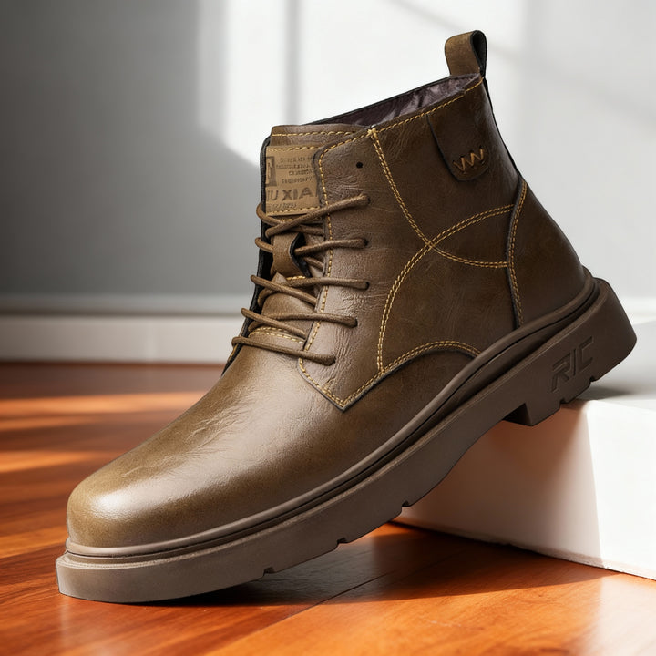 Bronco Leather Chukka Boots