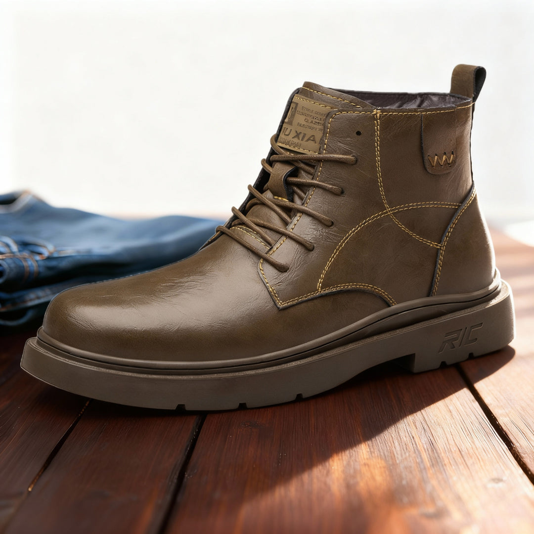 Bronco Leather Chukka Boots