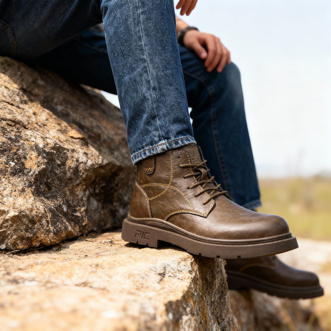 Bronco Leather Chukka Boots