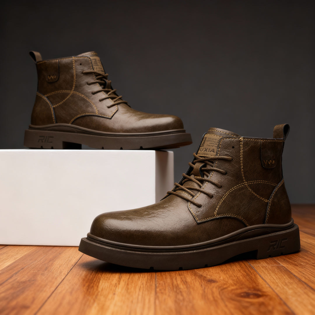 Bronco Leather Chukka Boots