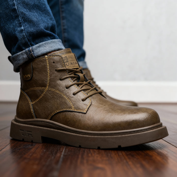 Bronco Leather Chukka Boots