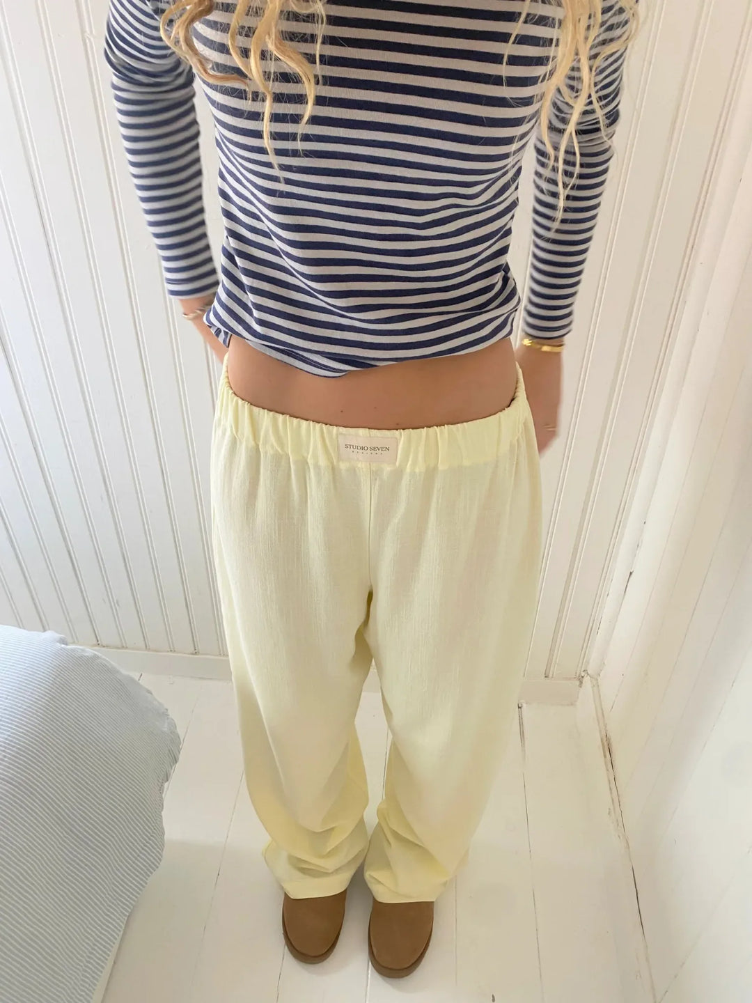 womens sweatpants yellow.webp
