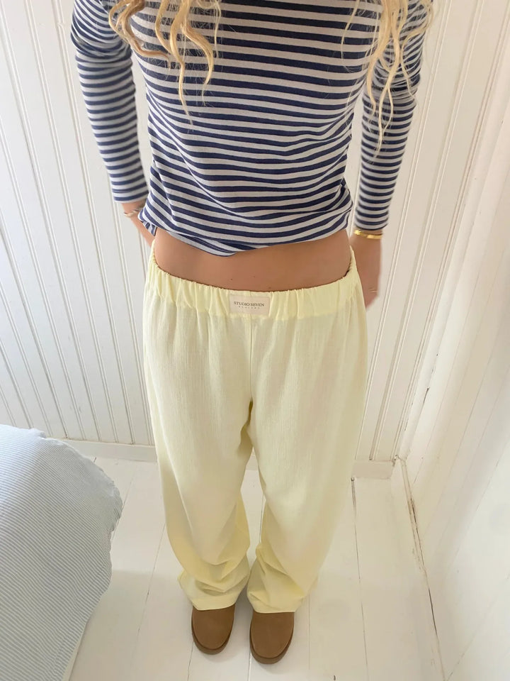 womens sweatpants yellow.webp