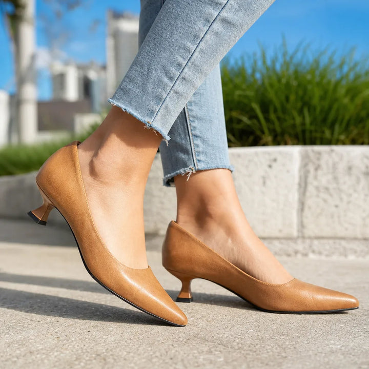 Women's Beige Imogen Pointed Leather Pumps