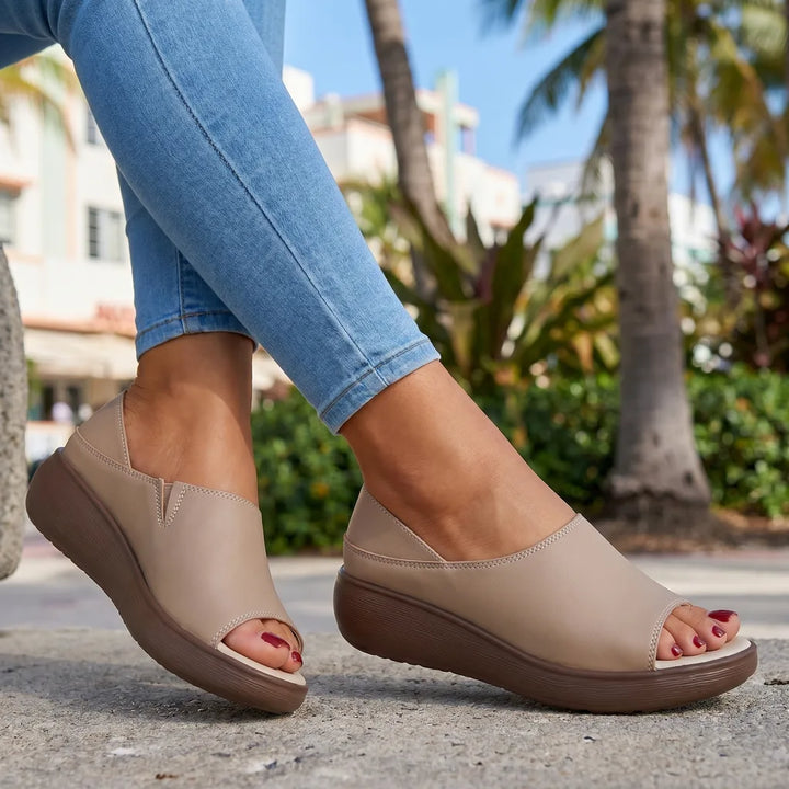 Women's Apricot [Smooth Upper] Sherwood Platform Toe-Loop Sandals