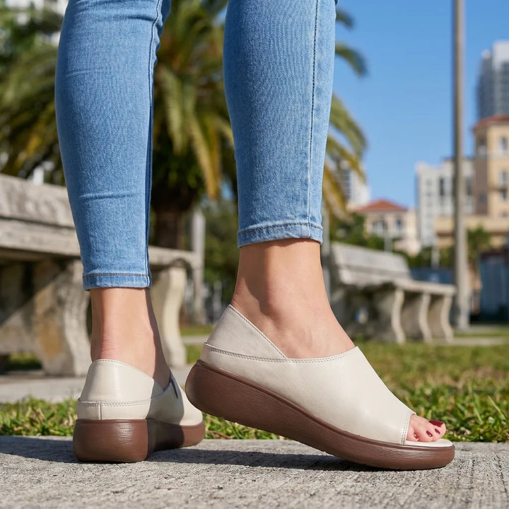 Women's Beige [Smooth Upper] Sherwood Platform Toe-Loop Sandals